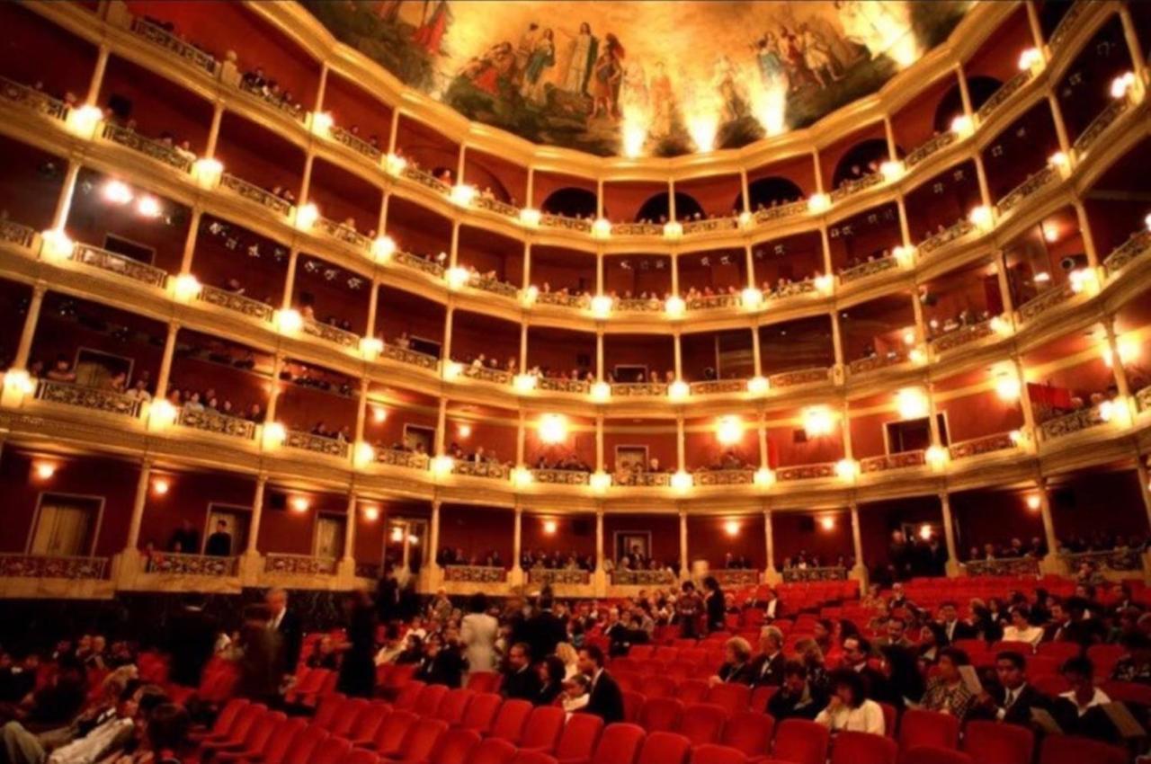 National Theatre Flat Apartment Porto Luaran gambar